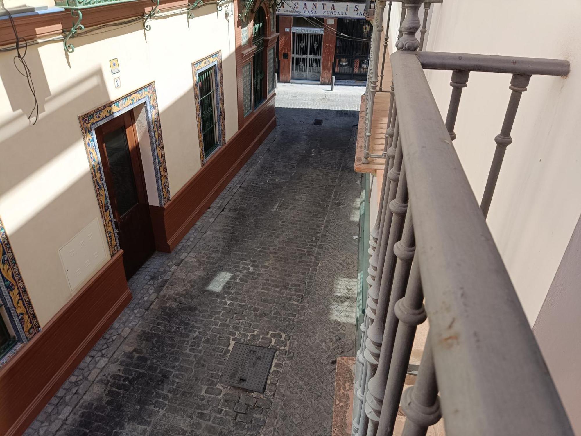 Apartamentos Luxury Puente De Triana Севилья Экстерьер фото
