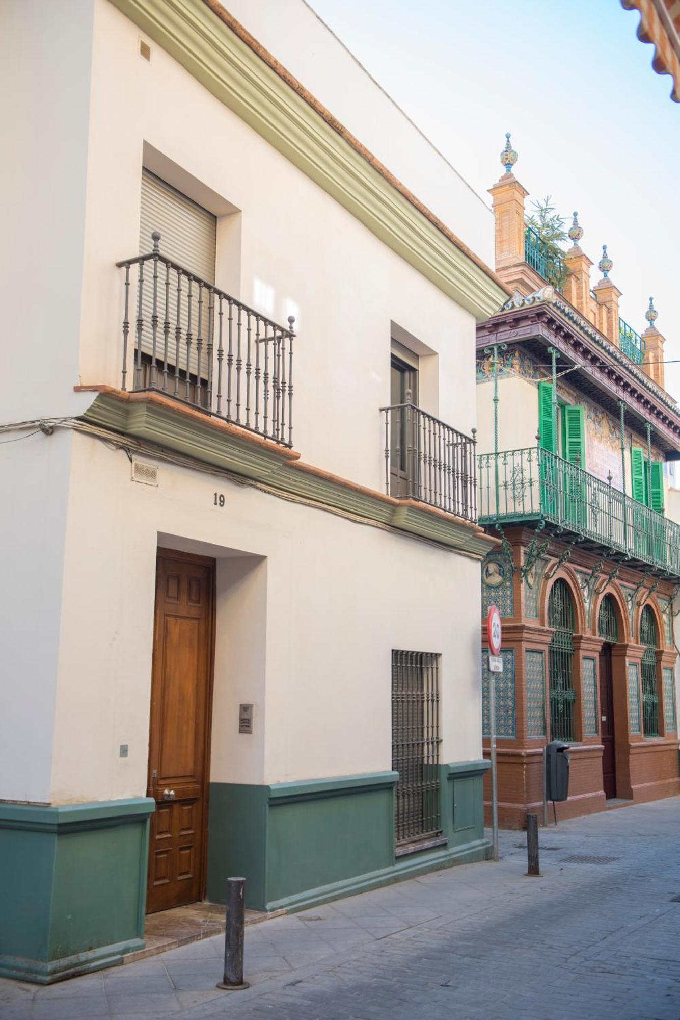 Apartamentos Luxury Puente De Triana Севилья Экстерьер фото