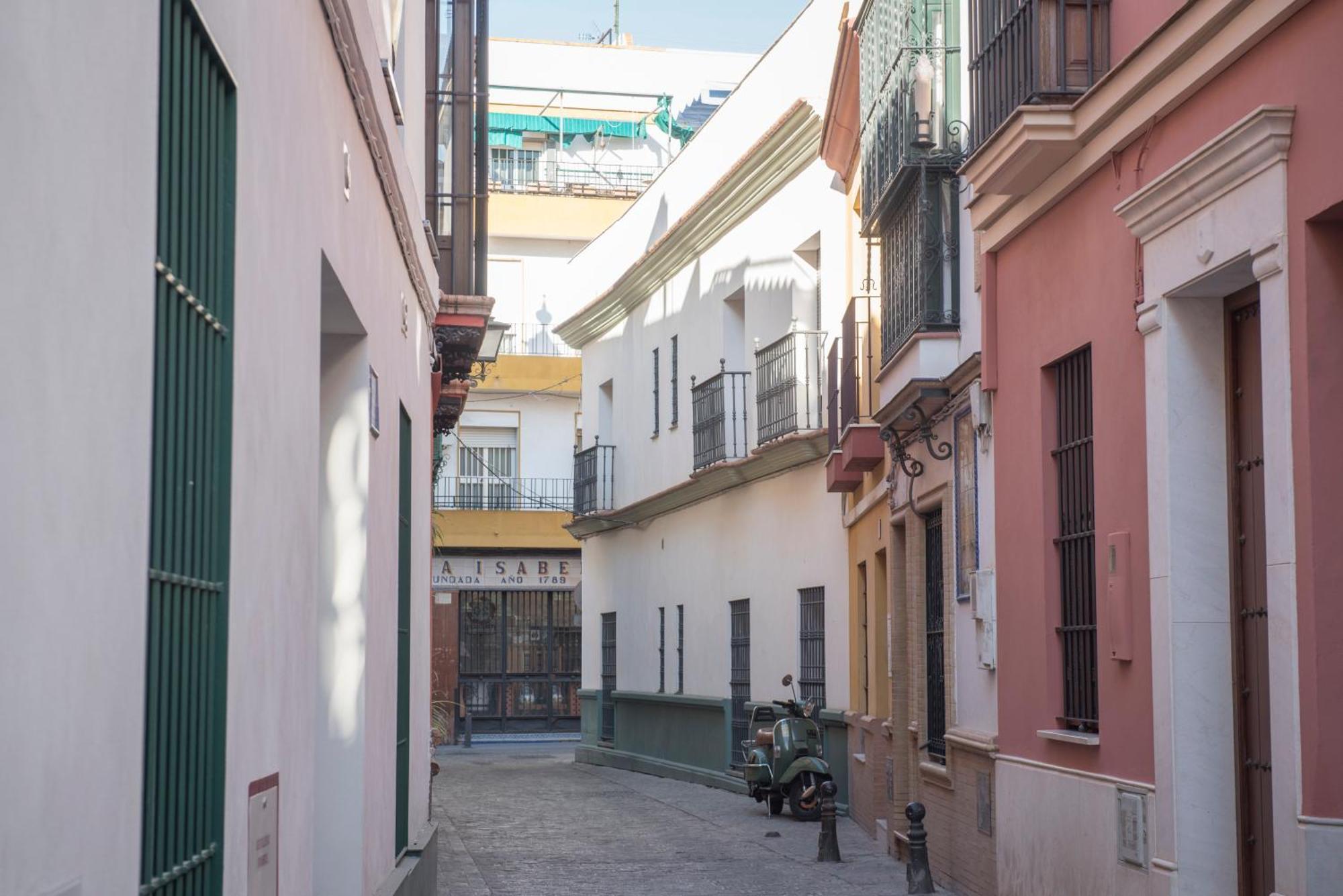 Apartamentos Luxury Puente De Triana Севилья Экстерьер фото