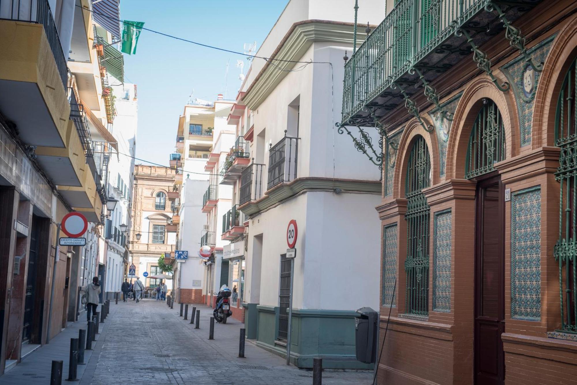 Apartamentos Luxury Puente De Triana Севилья Экстерьер фото
