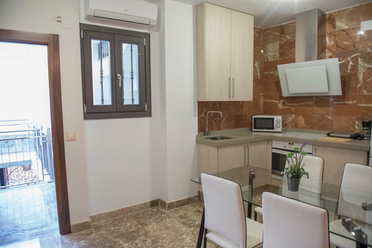 Apartamentos Luxury Puente De Triana Севилья Экстерьер фото