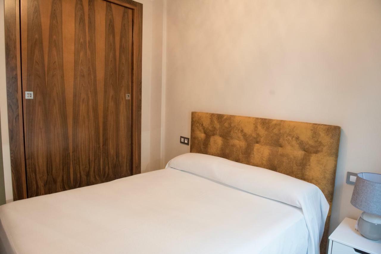 Apartamentos Luxury Puente De Triana Севилья Экстерьер фото